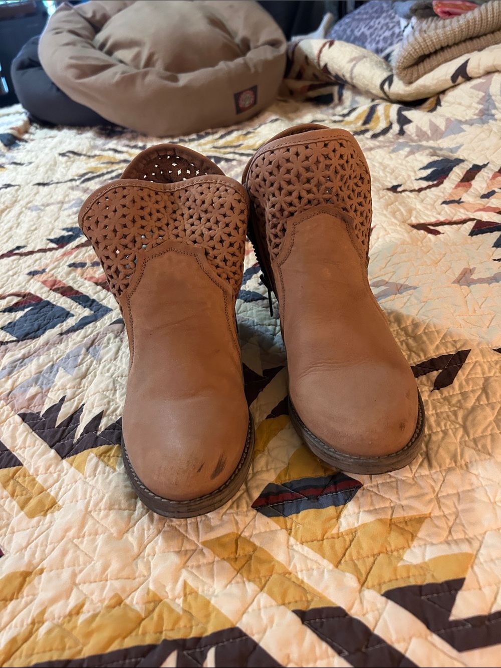 Women’s Short Western Booties in Tan